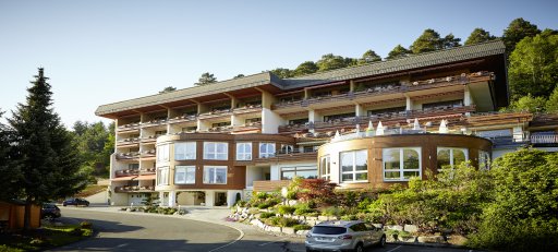Außenansicht des 4 Sterne Hotel Sonnenhalde im Schwarzwald