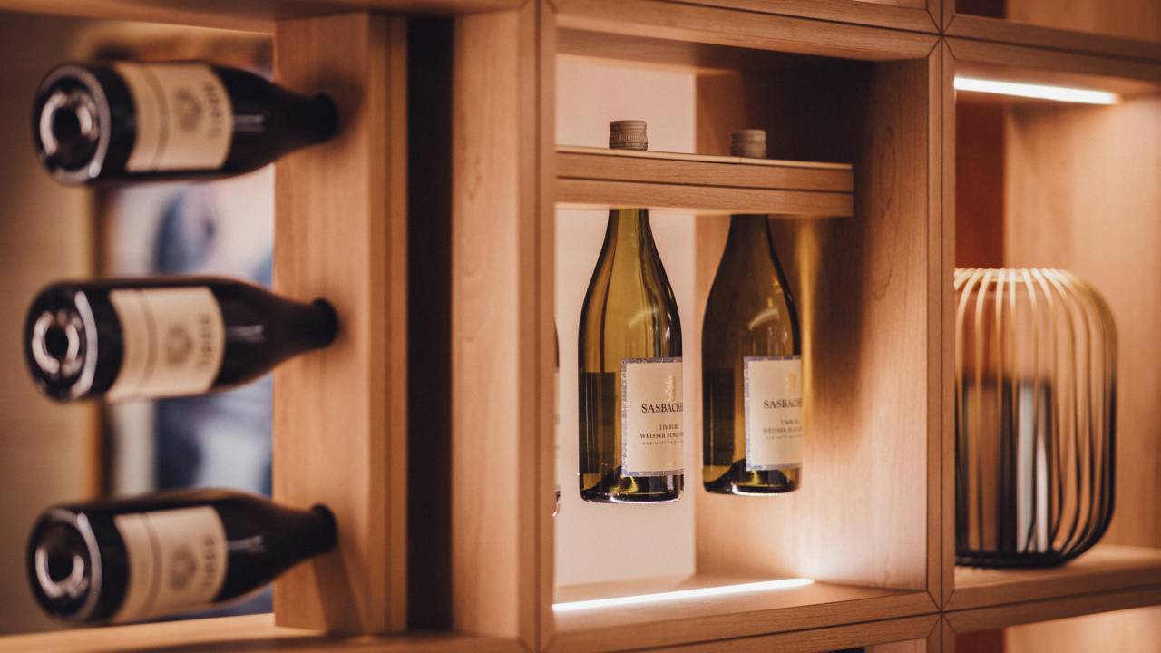 Weinregal als Abtrenner