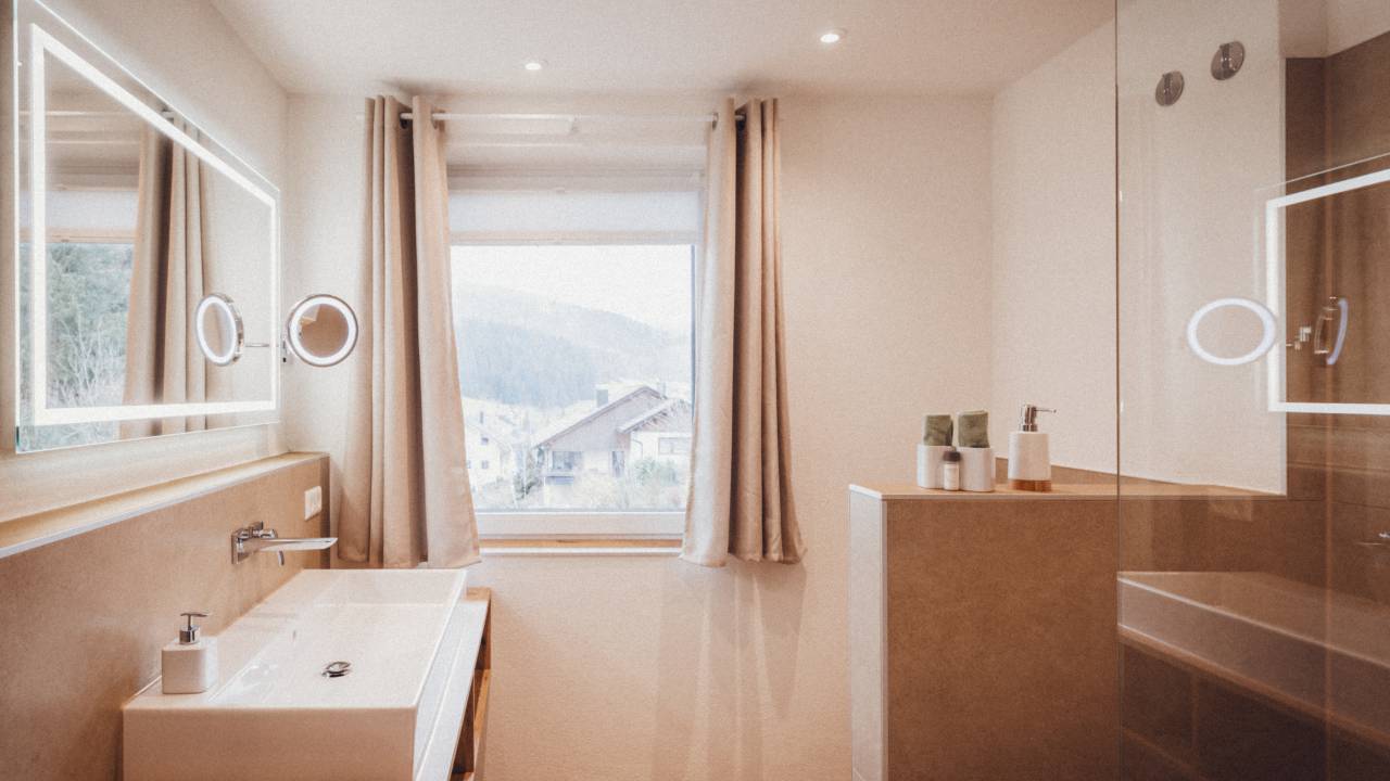 Bad im Appartement Sonnenhalde