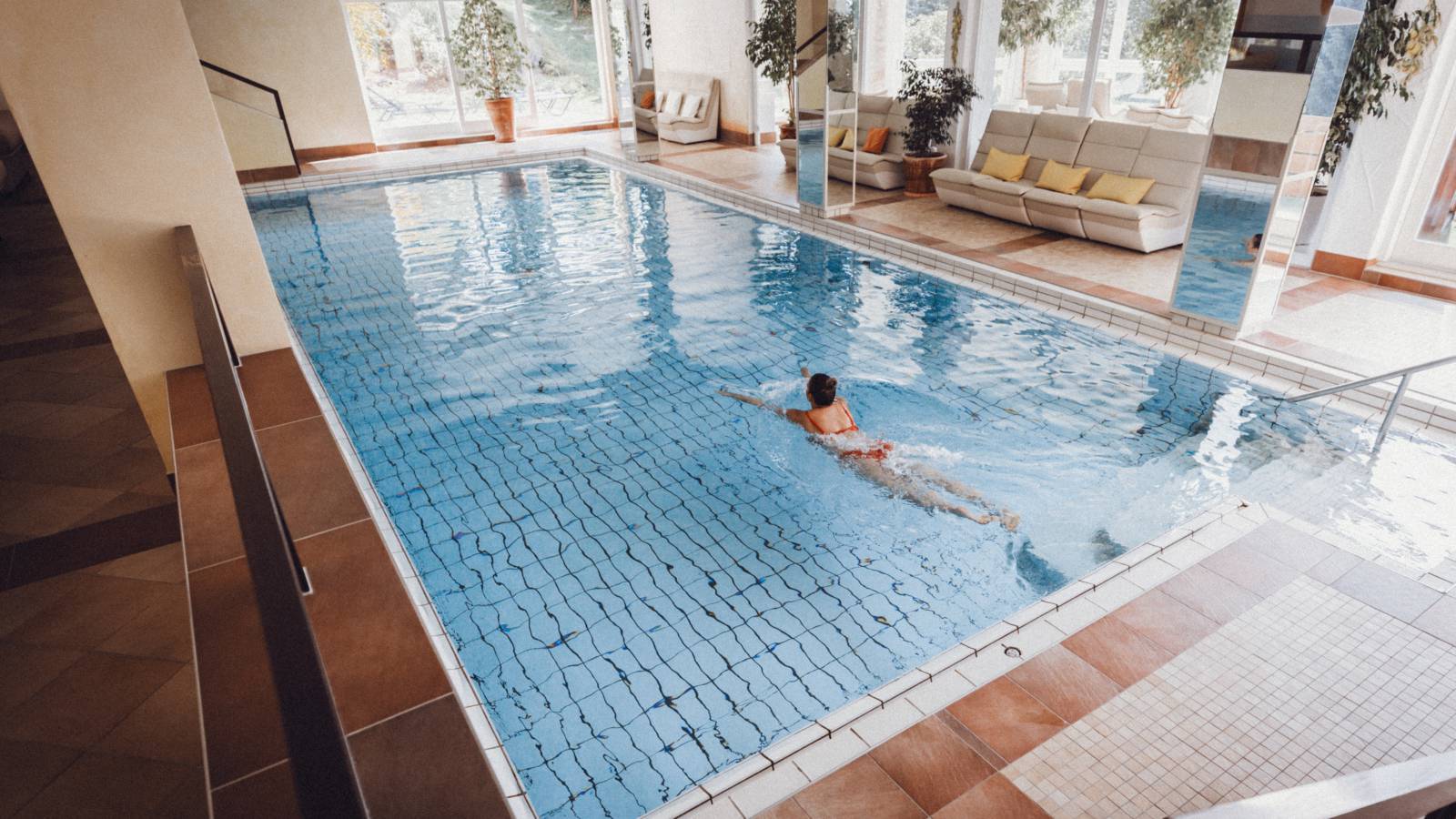 Indoorpool im Hotel Sonnenhalde