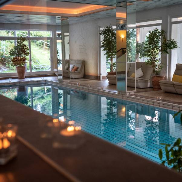 Innenpool im Hotel Sonnenhalde